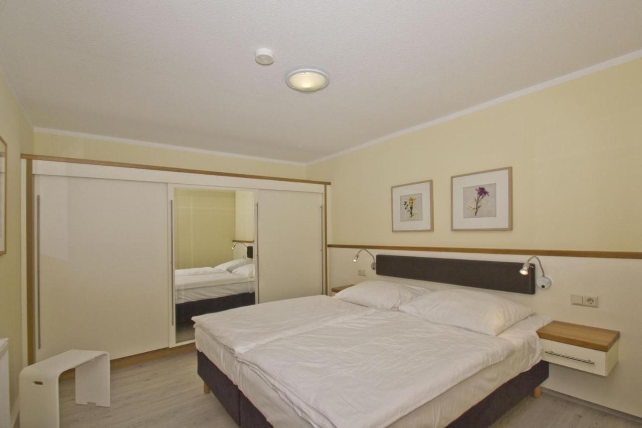 Fewo Mit Terrasse, Gratis Nutzung Vom Ahoi Erlebnisbad Und Sauna In Sellin - Haus Blick Zur See Fewo 13 Goehren  Dış mekan fotoğraf