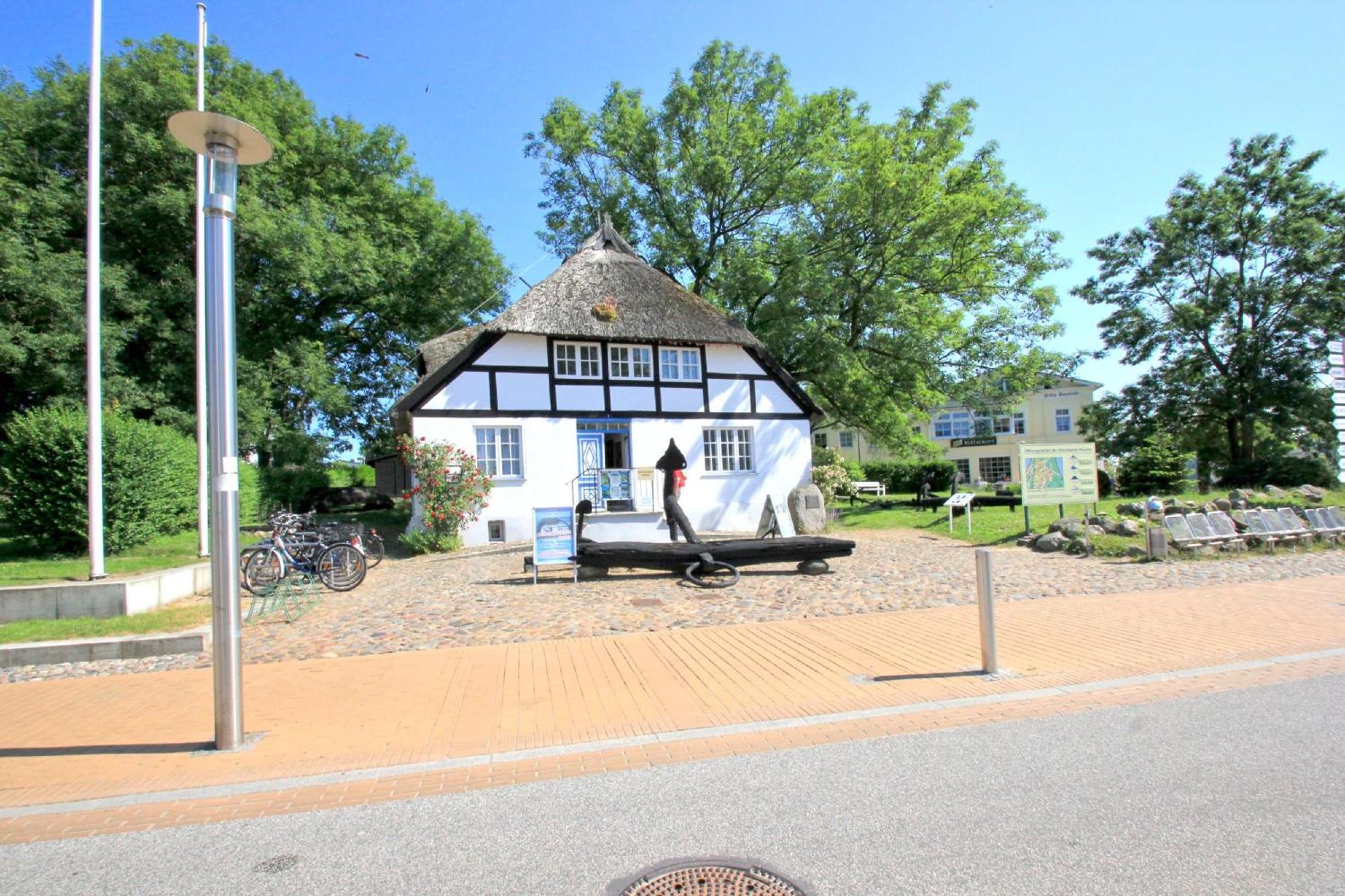 Fewo Mit Terrasse, Gratis Nutzung Vom Ahoi Erlebnisbad Und Sauna In Sellin - Haus Blick Zur See Fewo 13 Goehren  Dış mekan fotoğraf